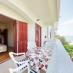 Apartments Beach Apartman Vrsi